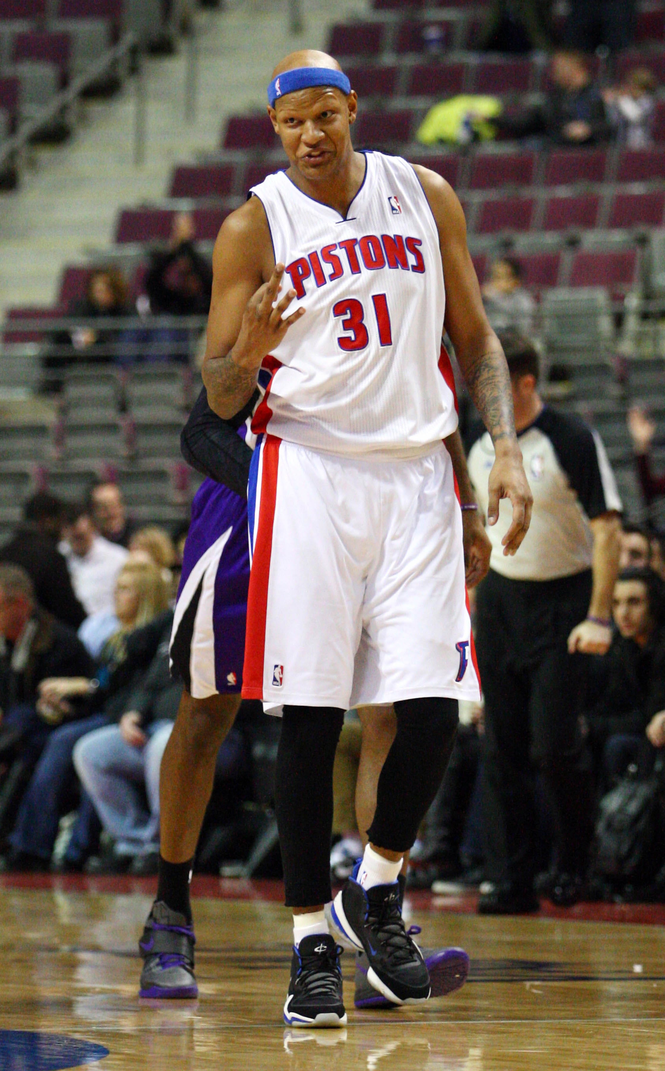 charlie villanueva jersey